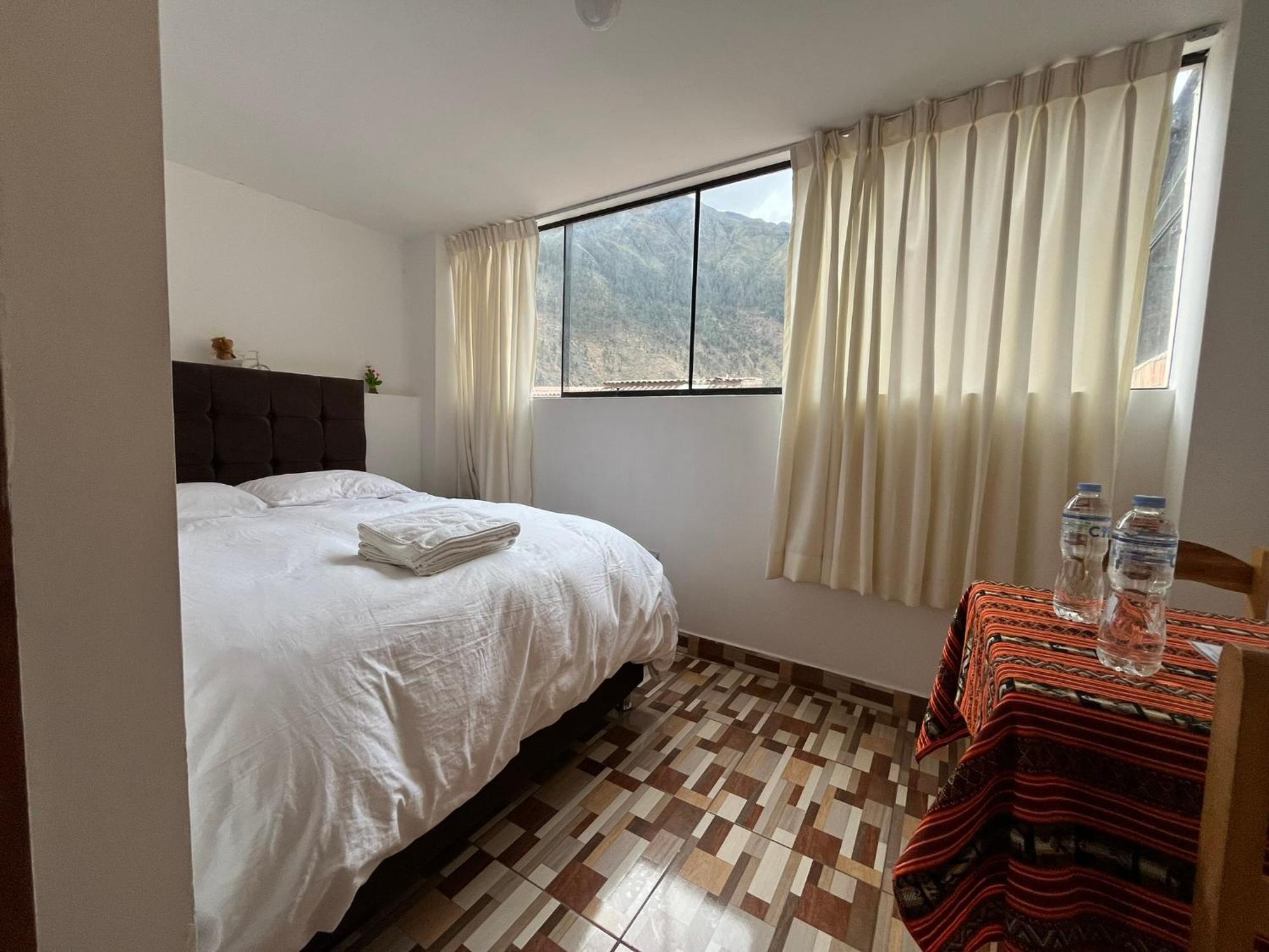 Hostal Apu Qhawarina Ollantaytambo Eksteriør billede