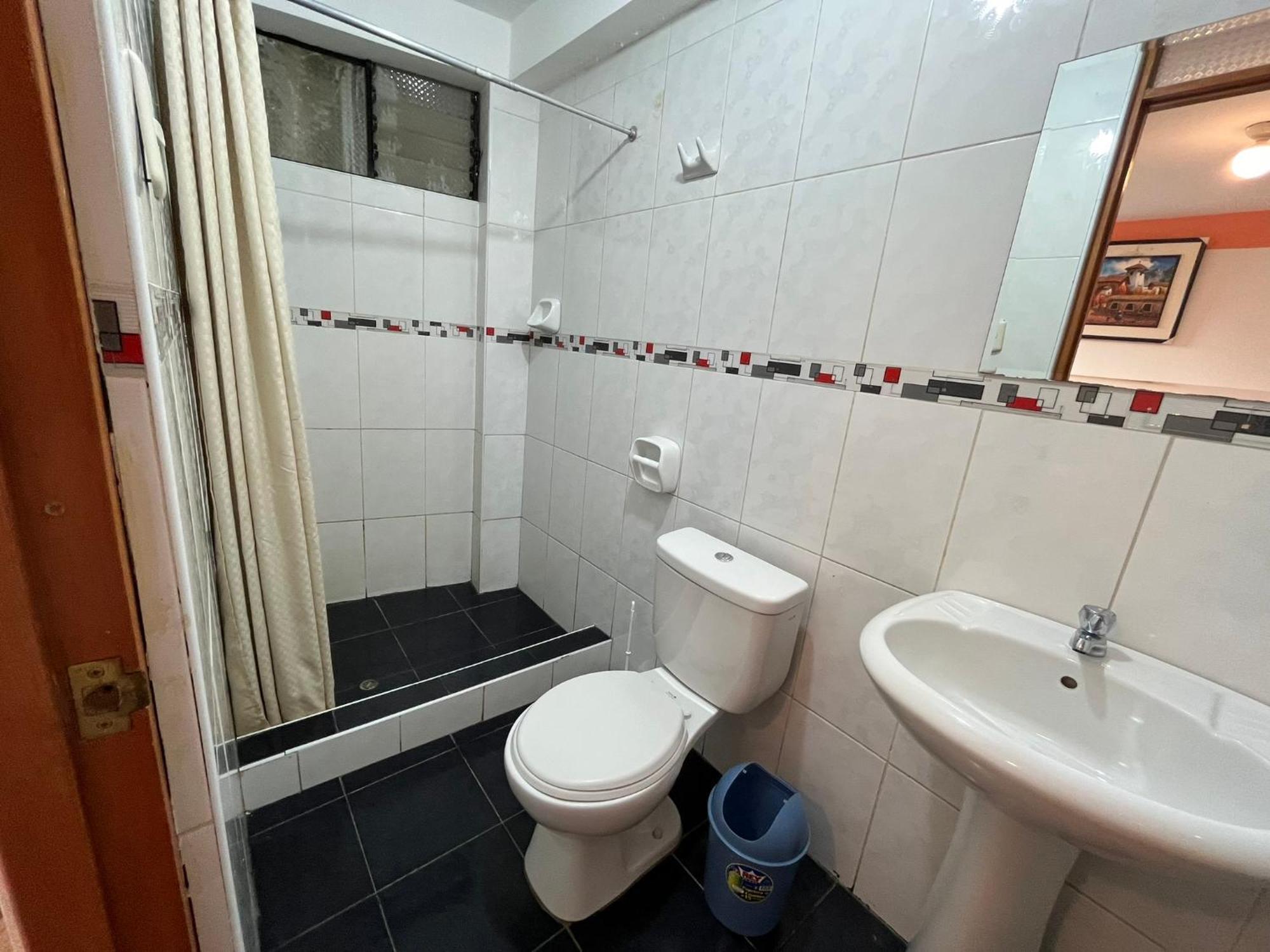 Hostal Apu Qhawarina Ollantaytambo Eksteriør billede
